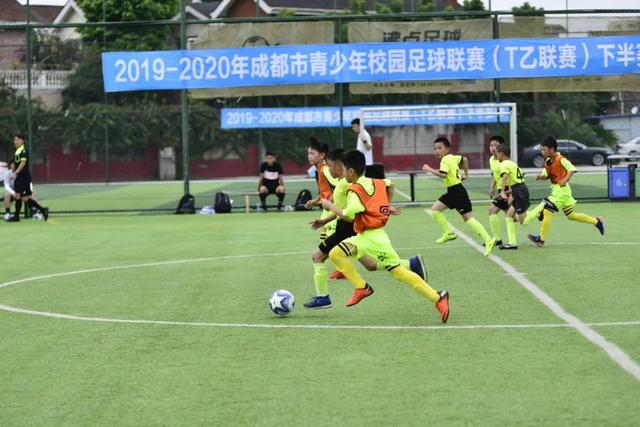 山路练出“飞毛腿”，湘妹子商春松成功卫冕跑酷世界杯冠军_中国_金牌_蒙彼利埃